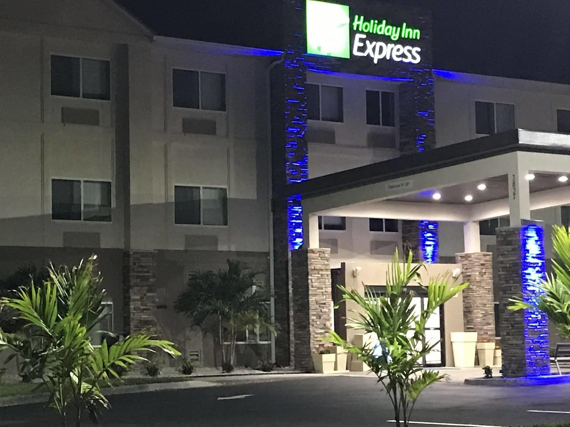 Holiday Inn Express - Naples South - I-75 By Ihg Golden Gate Exteriér fotografie